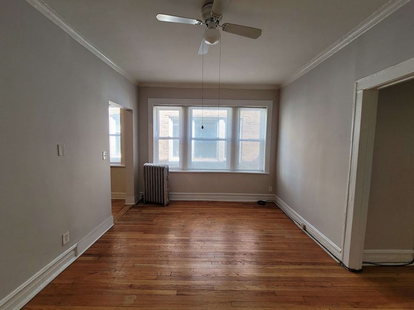 1414 W Devon Ave 2-3 Beds Apartment for Rent - Photo Gallery