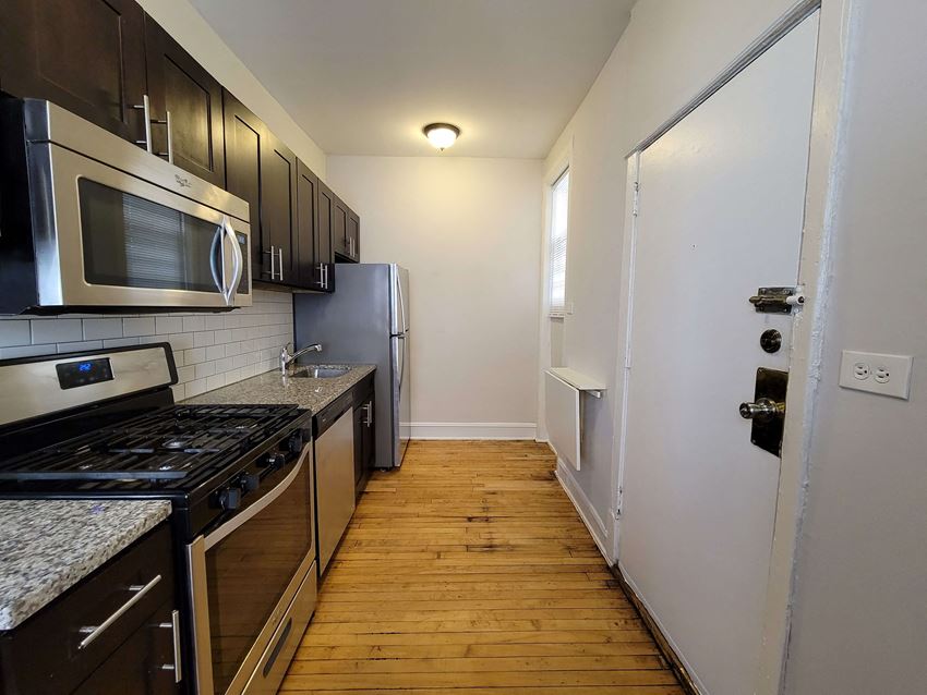 1414 W Devon Ave 2-3 Beds Apartment for Rent - Photo Gallery