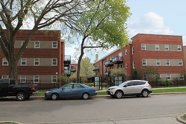 6435 N Damen Ave 2 Beds Apartment for Rent Photo Gallery 1