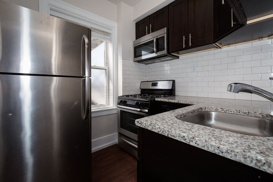 6748 N. Ashland Ave Apartments photo