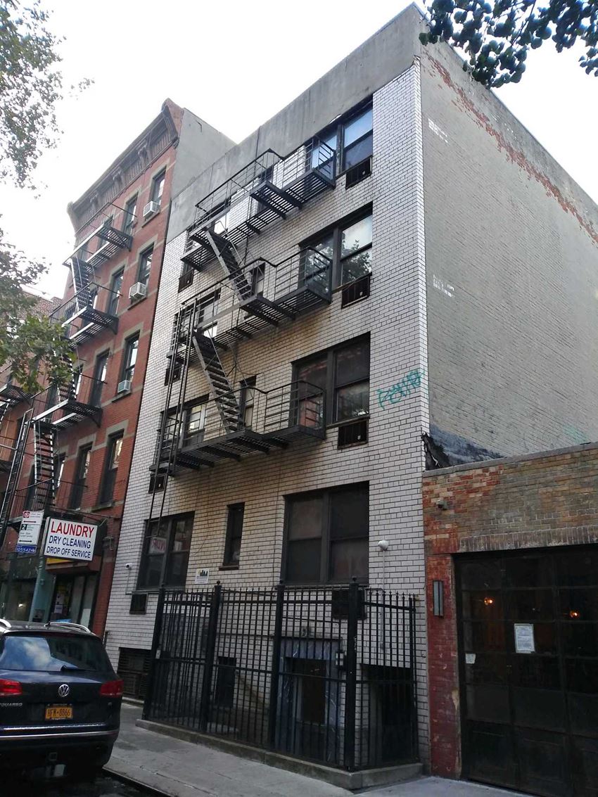 Property on the Lower East Side - Photo Gallery 1