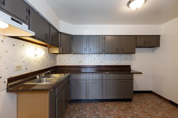 1900 Broadway St 2 Beds Apartment for Rent - Photo Gallery 6