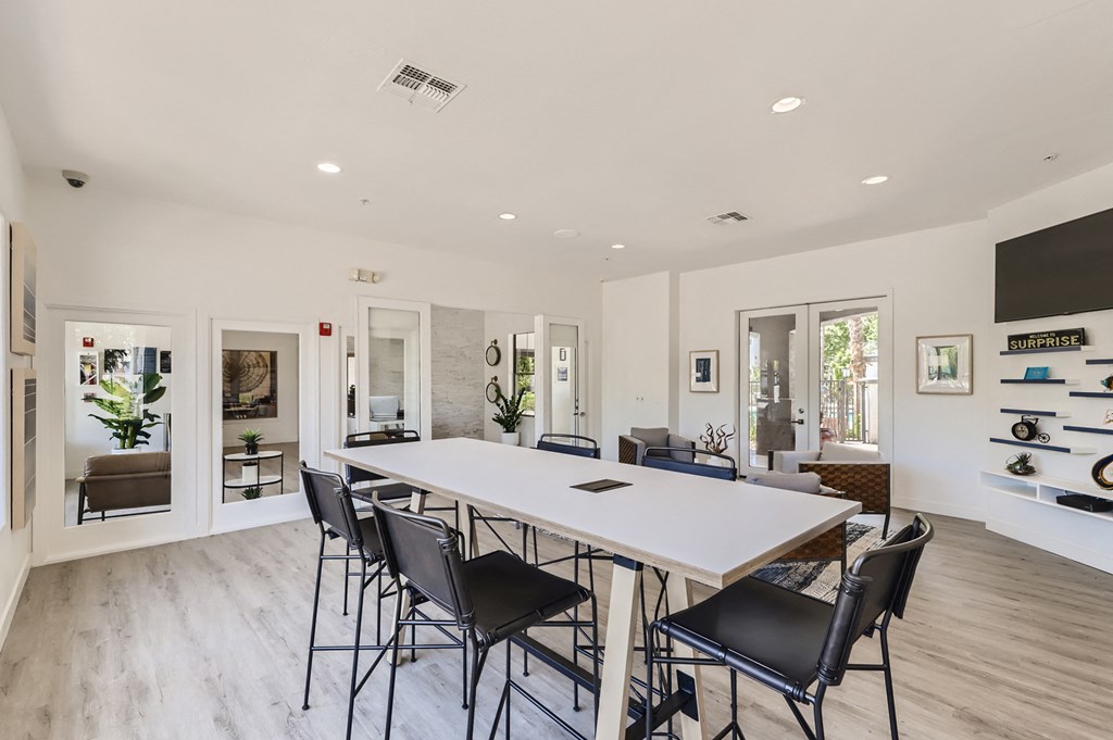 the preserve at ballantyne commons conference room with white table and chairs