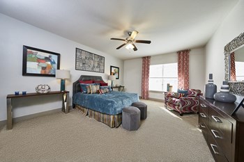1701 E Debbie Lane 1-2 Beds Apartment for Rent - Photo Gallery 4