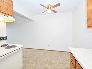 dining room in UpperTown apartments