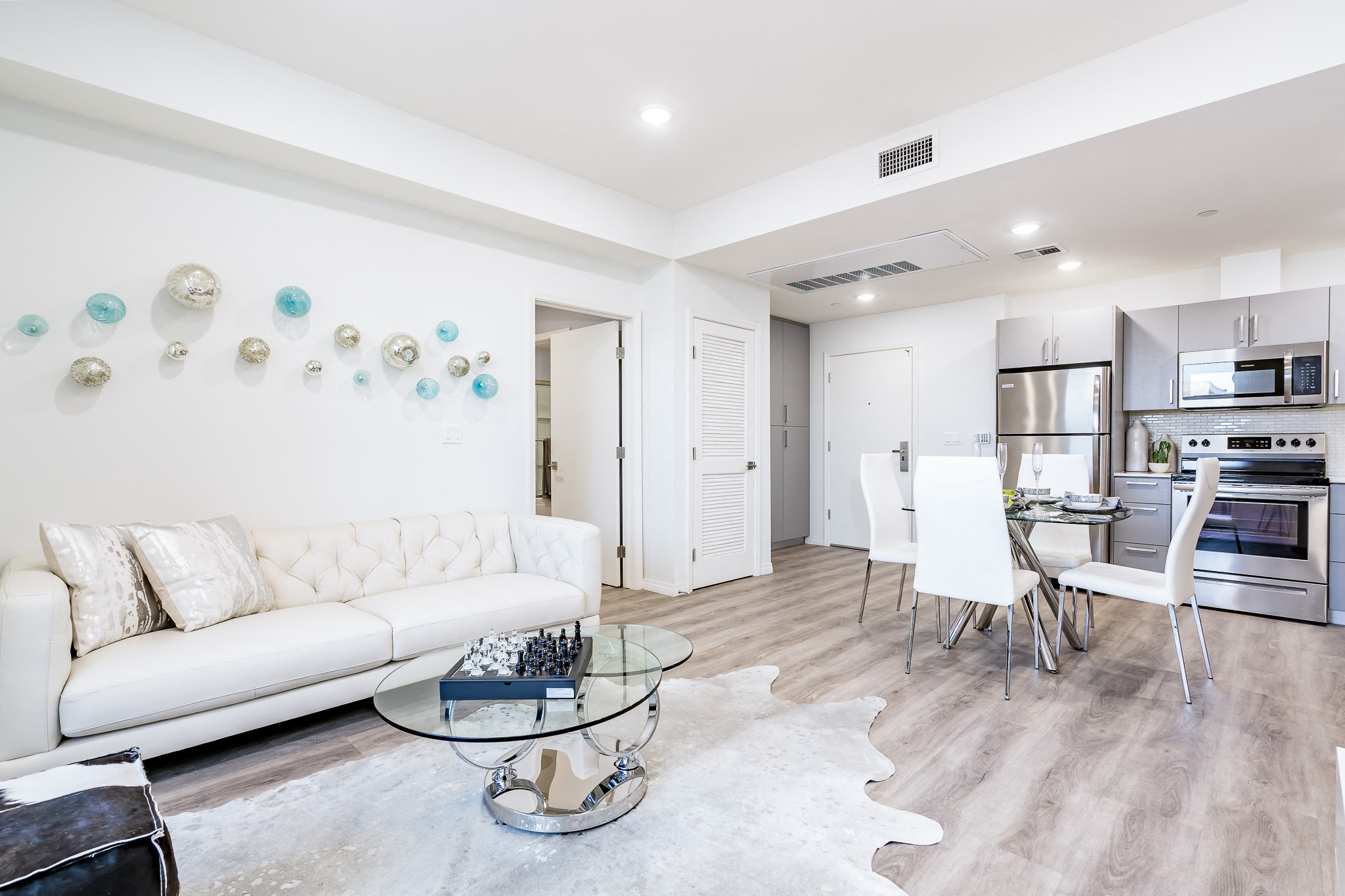 Skyla Tower Apartments In Van Nuys Ca