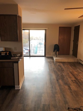 15737 Terrace Drive 1-2 Beds Apartment for Rent - Photo Gallery 3