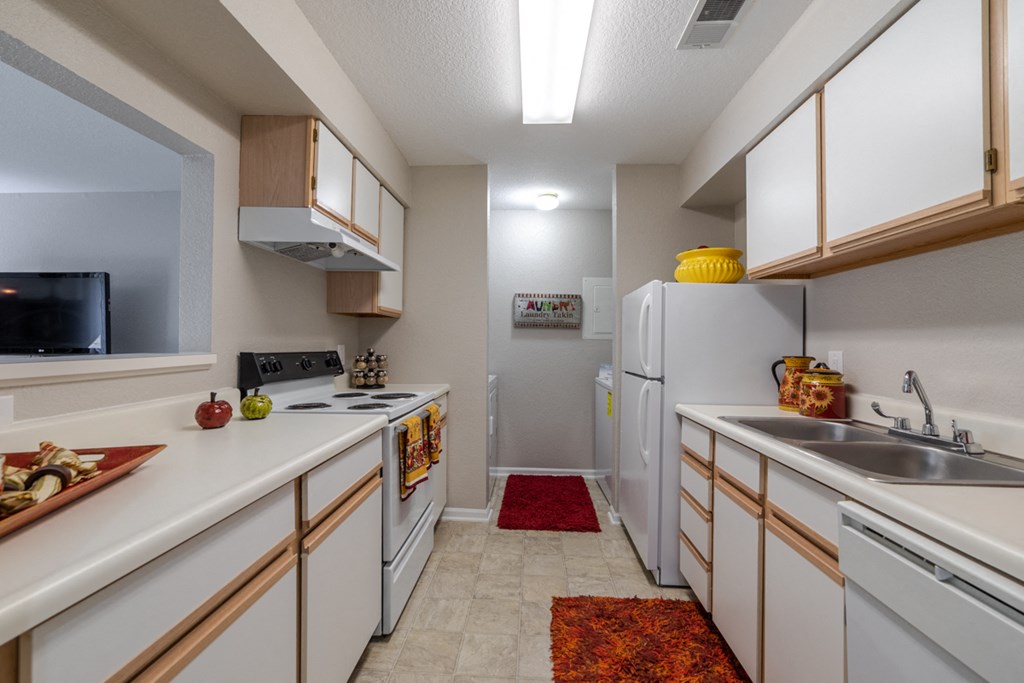 the preserve at ballantyne commons apartment kitchen