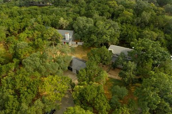 1430 Redbud Cove 2-3 Beds Apartment for Rent - Photo Gallery 3