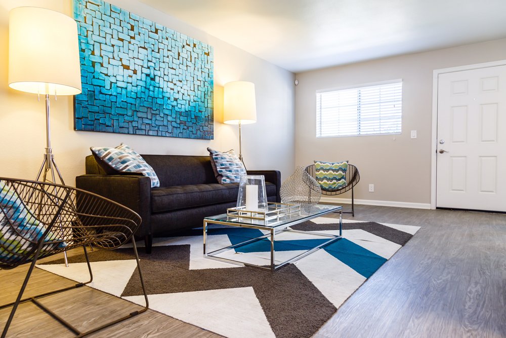 Santa Clarita Apartments Under 1900