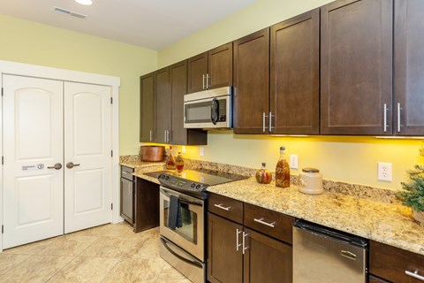 Granite Countertop at Garden Springs, Chester, VA