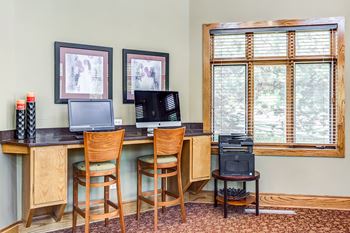 Full Service Business Center at Thornberry Woods Apartment Homes, Naperville, Illinois