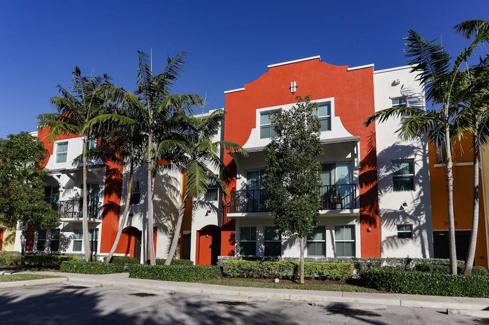 Photos And Video Of East Village Apartments In Davie Fl