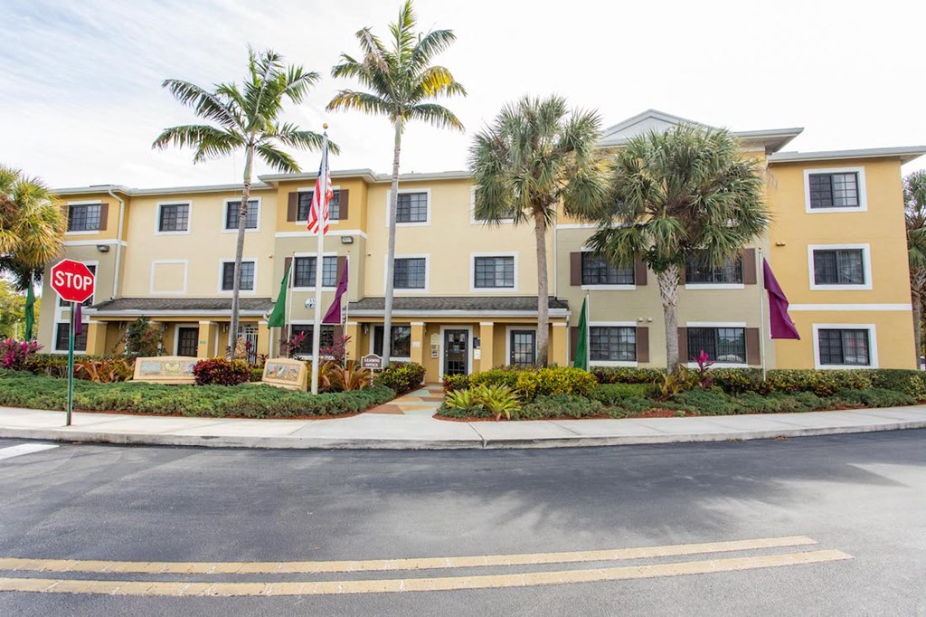 front entrance to Highland Gardens II