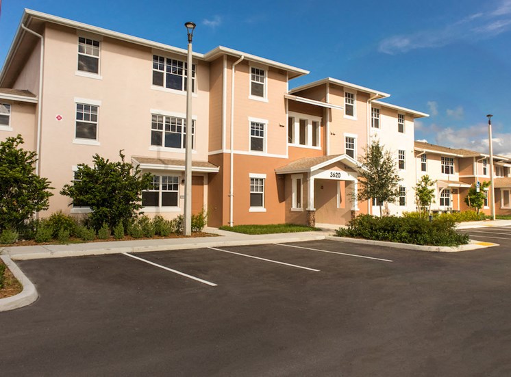 View photos of Oakland Preserve Apartments in Oakland Park, FL