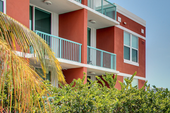 Fort Lauderdale Apartments with private patio or balcony