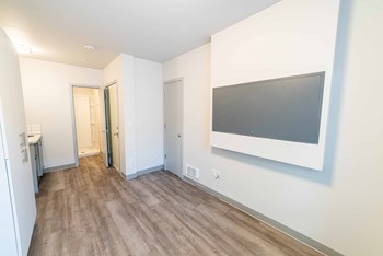 4516 Meridian Ave N Studio Apartment for Rent - Photo Gallery 2