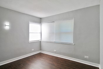 914 North Blvd. 1 Bed Apartment for Rent - Photo Gallery 3