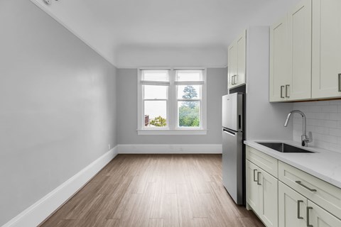 2136 Broderick Street Studio Apartment for Rent