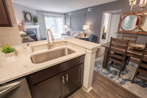 the preserve at ballantyne commons apartment kitchen and dining area