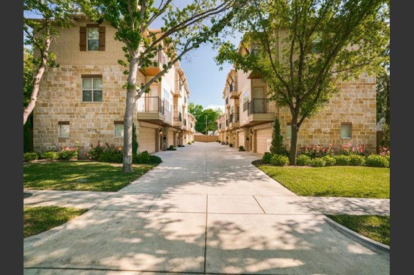 The Rowe Townhomes 5830 Oram Street Dallas Tx Rentcafe