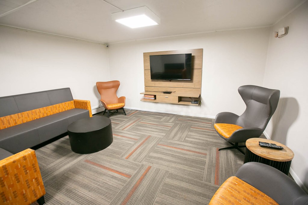 Solon Club Apartment Homes, 26433 Solon Rd 107, Oakwood Village, OH