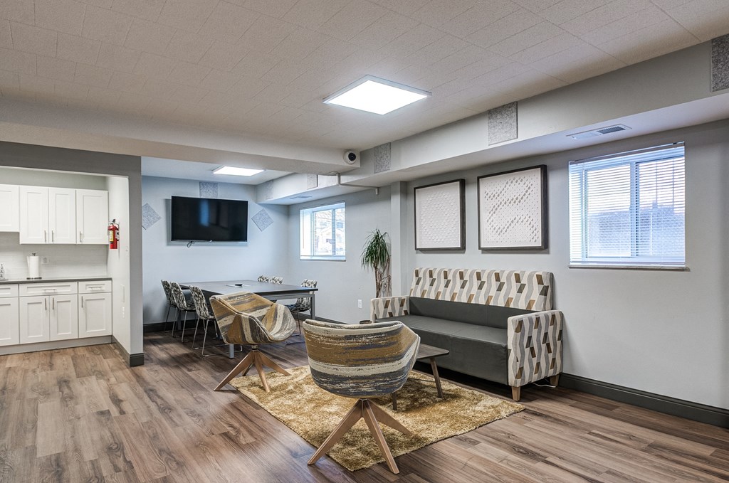 the preserve at ballantyne commons living room and dining area