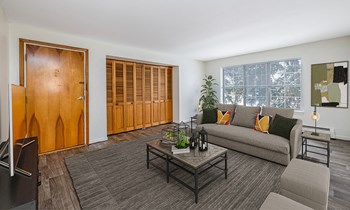 80 N Lake Dr 1-3 Beds Apartment, Townhouse for Rent - Photo Gallery 8