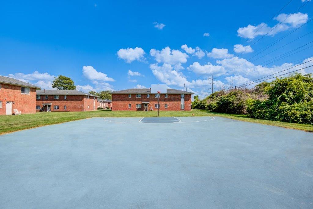 outdoor basketball court