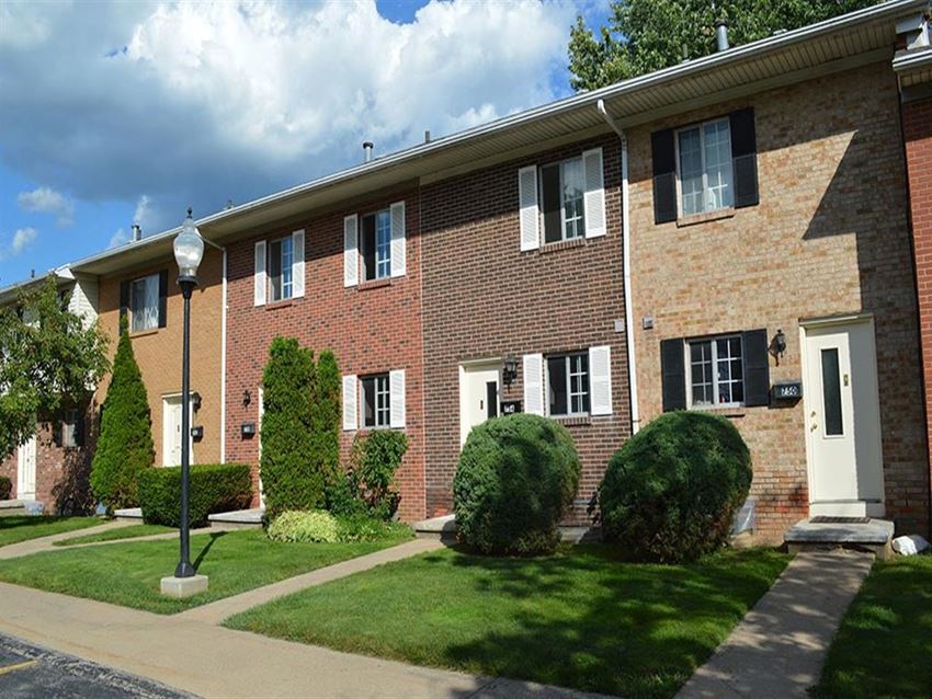 Elmwood Terrace Apartments And Townhomes, 95 Elmwood Ter, Rochester, NY