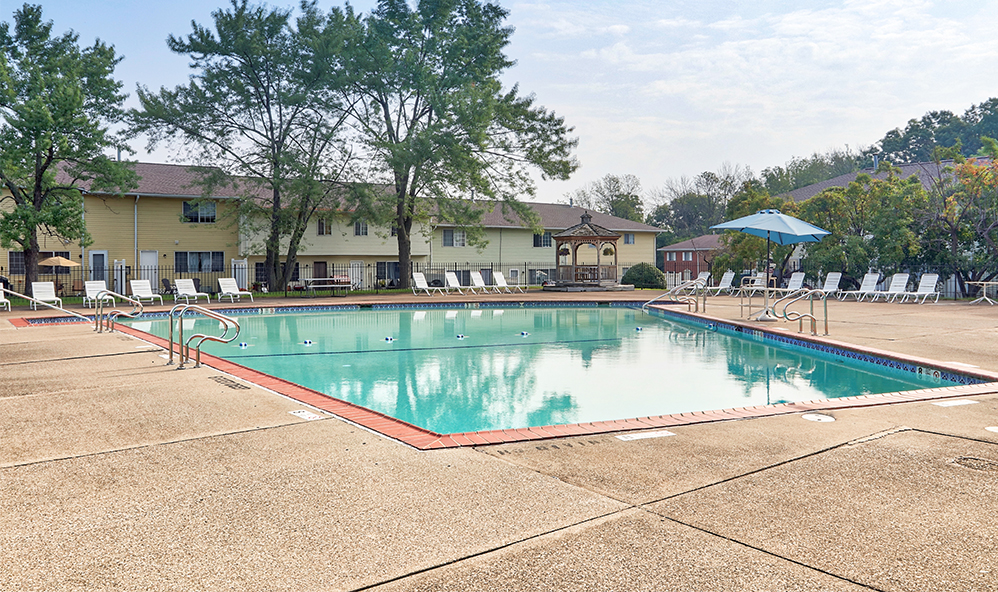 Elmwood Terrace Apartments And Townhomes, 95 Elmwood Ter, Rochester, NY