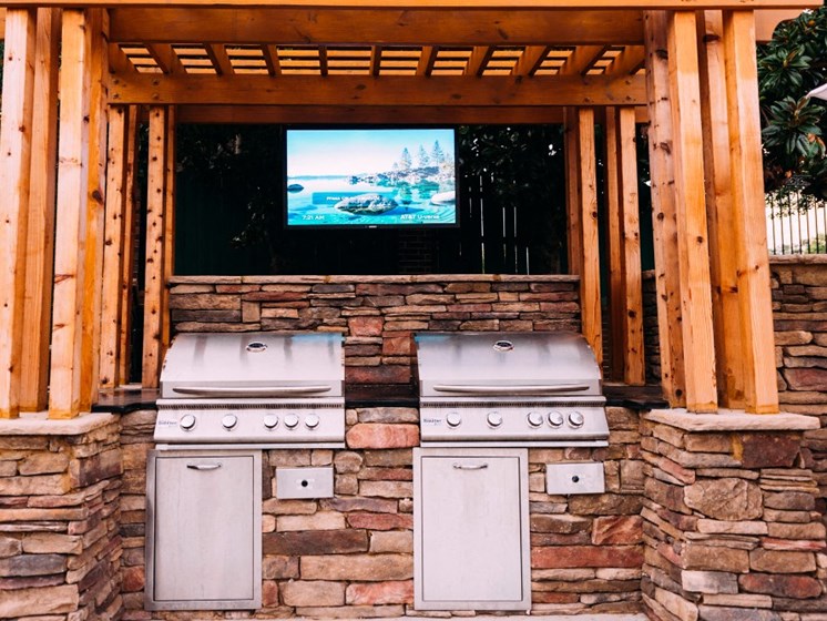 Outdoor Kitchen at Uptown Buckhead, Atlanta, Georgia