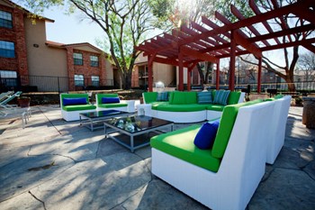 Outdoor Lounge Picture
