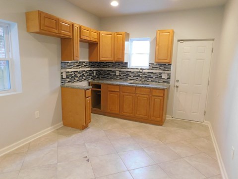 3904 N Franklin St 3 Beds Apartment for Rent