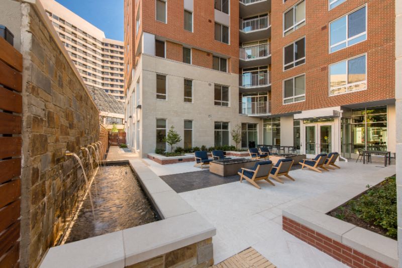 Crystal Flats Apartments in Arlington, VA