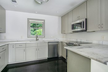 2635 Arlington Avenue South 1-2 Beds Apartment for Rent - Photo Gallery 15