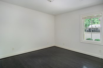 2635 Arlington Avenue South 1-2 Beds Apartment for Rent - Photo Gallery 10