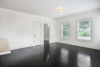 2807 Highland Avenue South 2 Beds Apartment for Rent - Photo Gallery 14