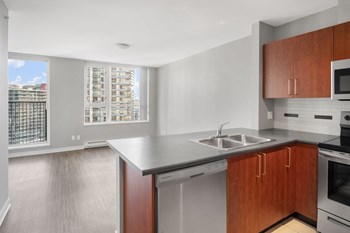 939 Beatty Street Studio-3 Beds Apartment for Rent - Photo Gallery 7