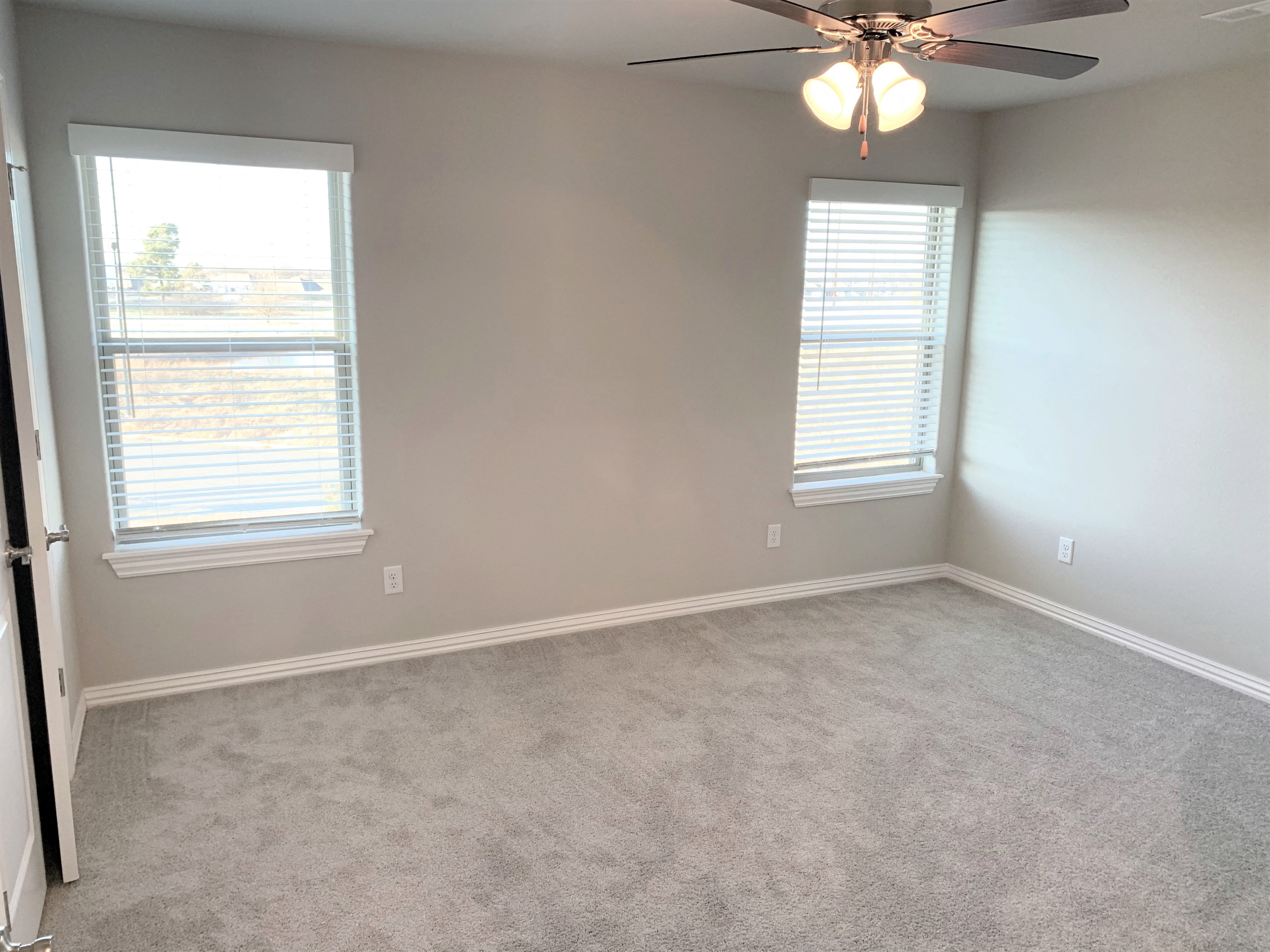 B2 (2-car) Master Bed with carpet