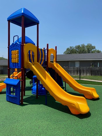 Live Oak Place Apartments, 13012 Oak Terrace Drive, San Antonio, TX