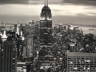 the empire state building in black and white