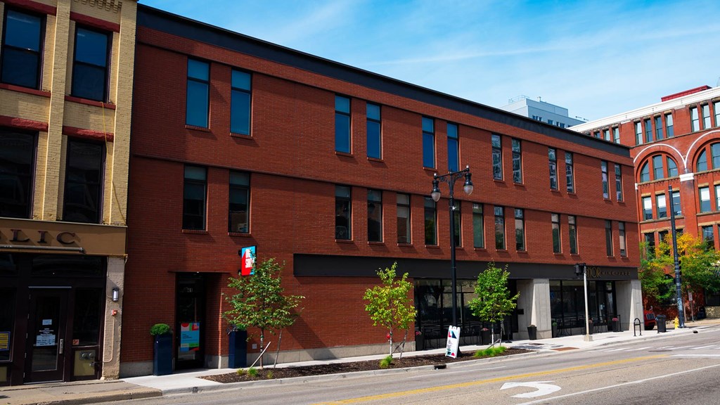 the building in which the hotel is located