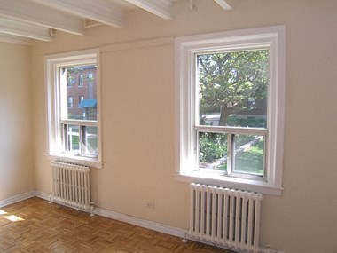 2375-2377-2379-2381-2383-2385 Danforth Ave 3 Beds Apartment for Rent - Photo Gallery 1