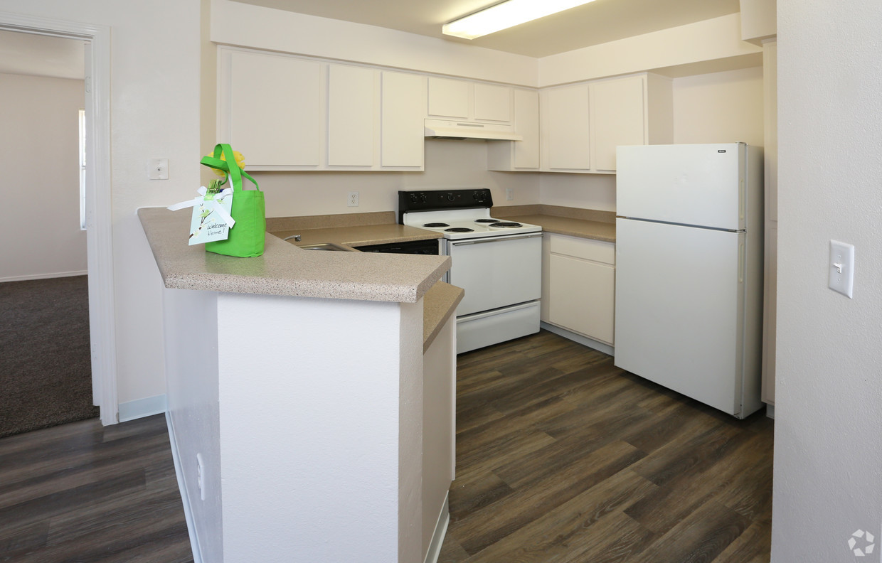 Canon De Arrowhead Apartments 1700 Market St Nw