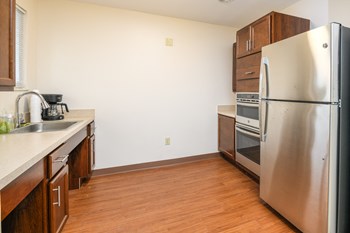 308 W Union St 2-3 Beds Apartment, Townhouse for Rent - Photo Gallery 15