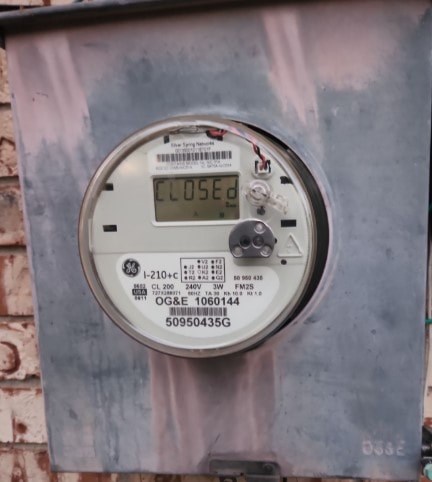 A power meter with a closed display.