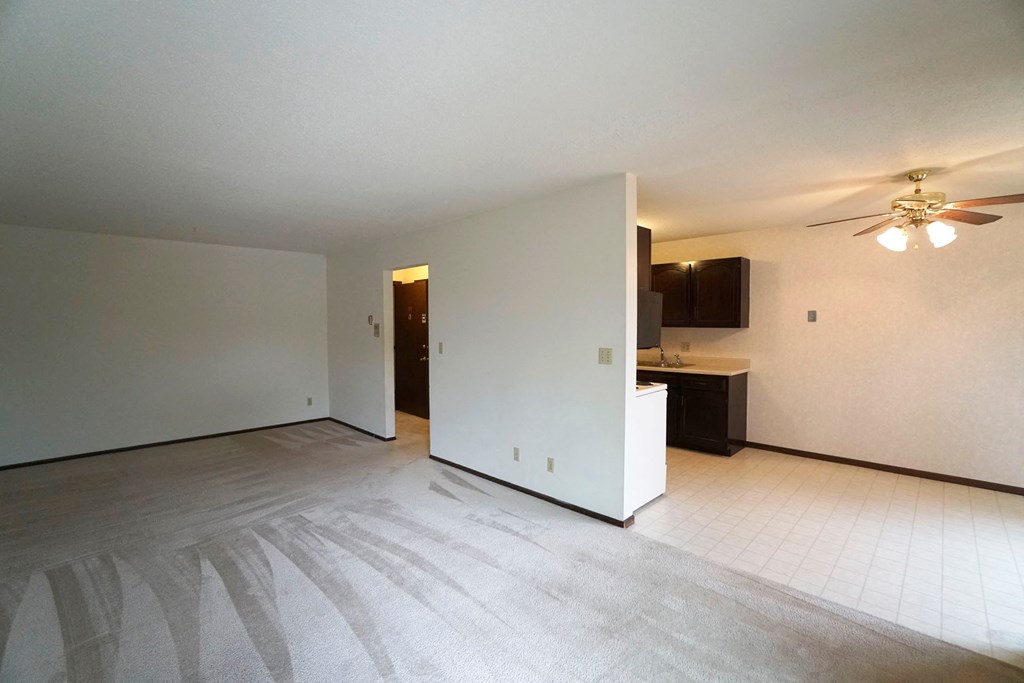 bellows court bedroom, West St. Paul, Minnesota