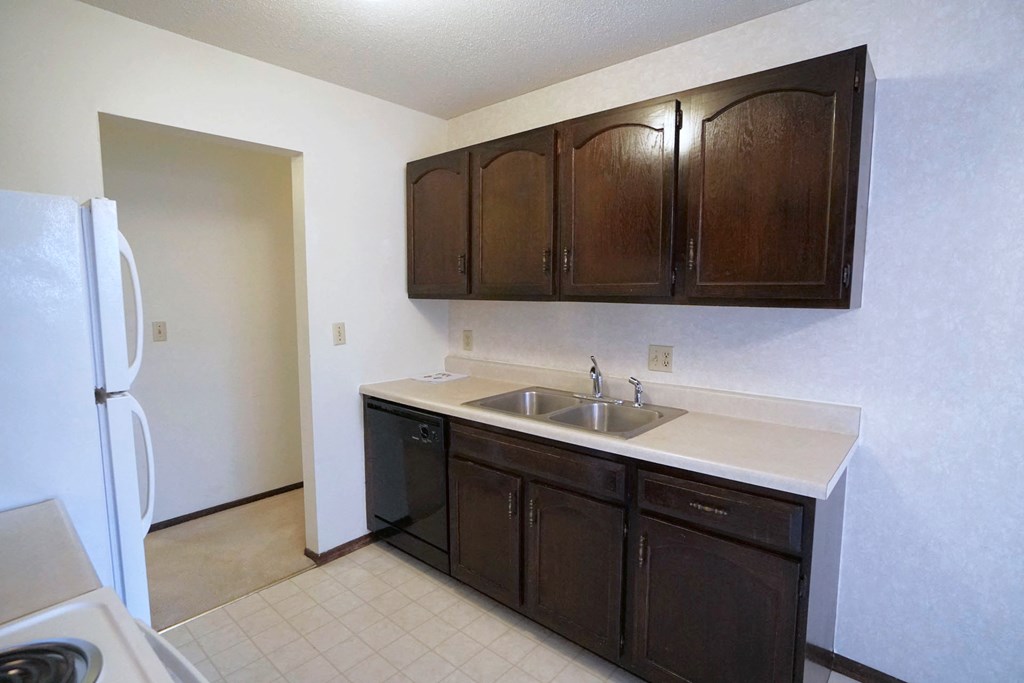 bellows court bedroom, West St. Paul, Minnesota