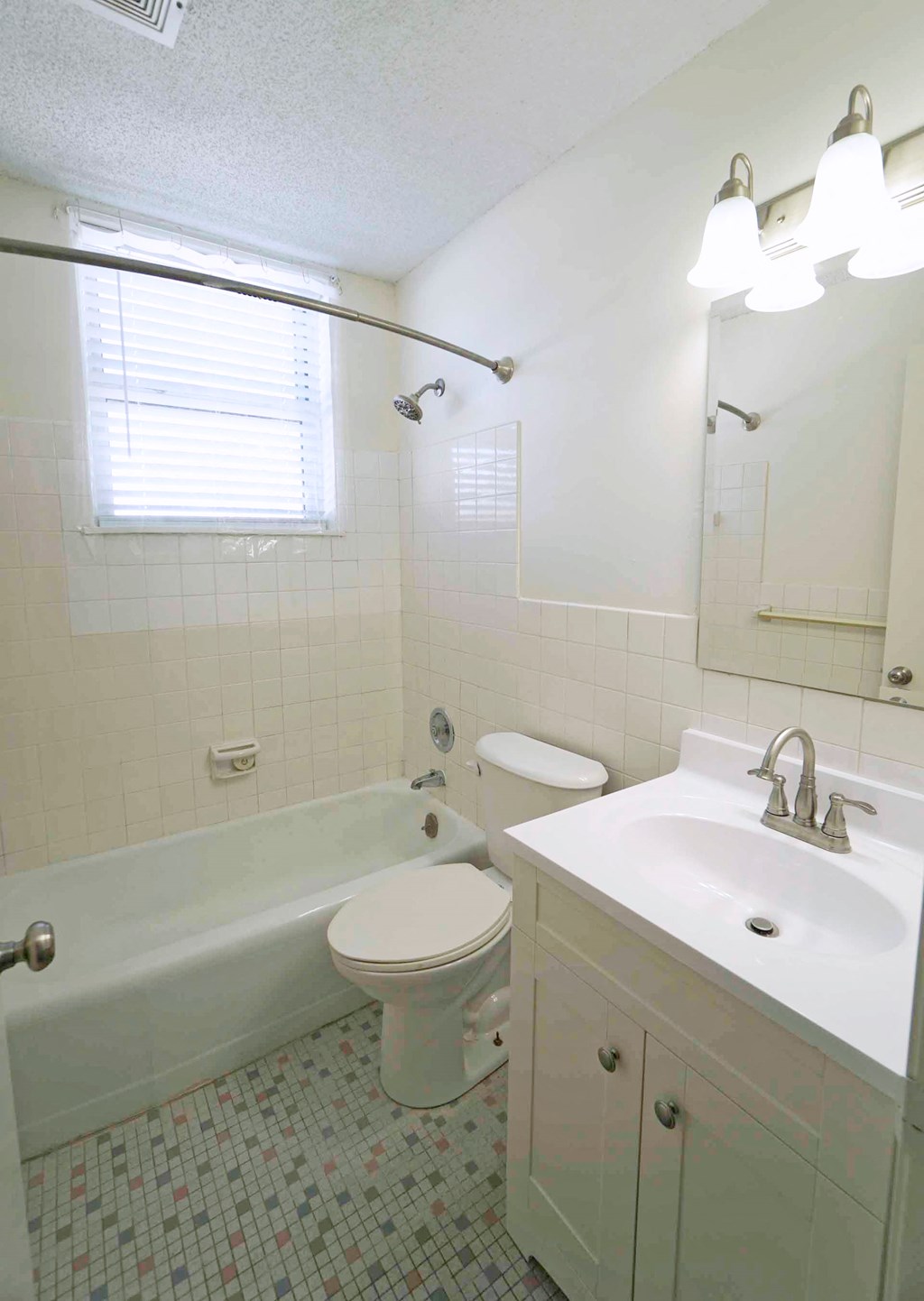 Colonial, West St. Paul, Minnesota